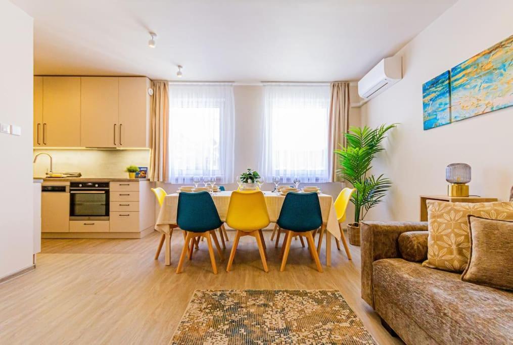 Roomy Apartment 80Sqm At City Center Free Parking Space, Ac & Balcony Будапешт Экстерьер фото