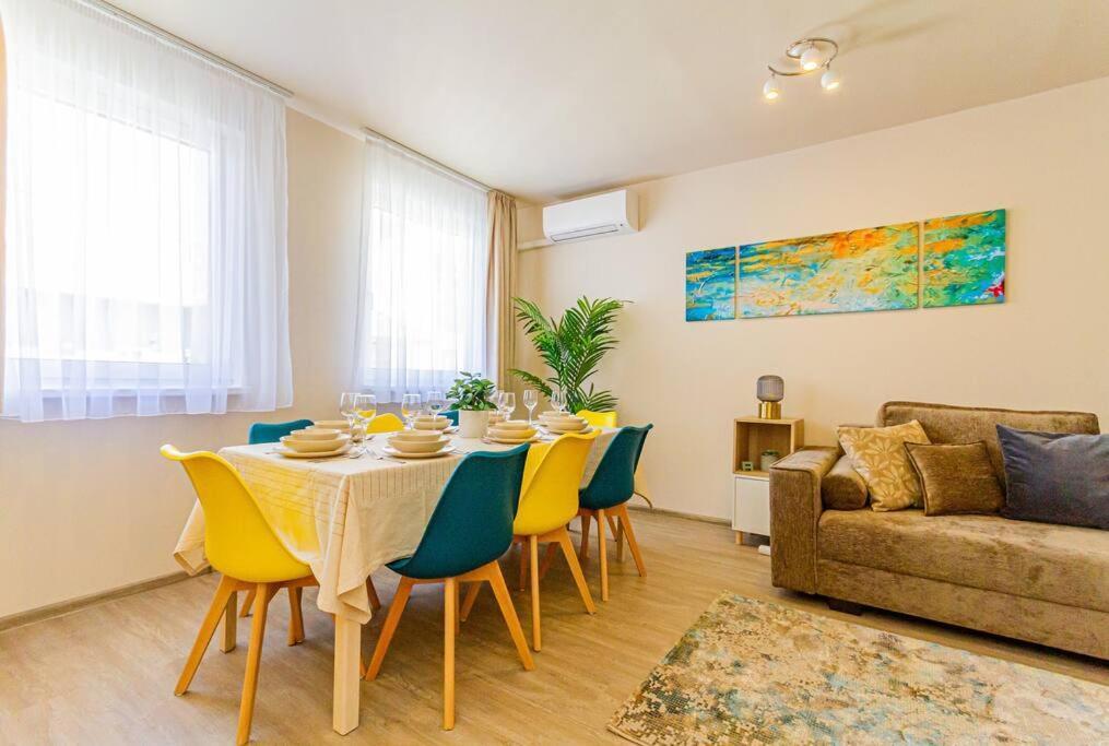 Roomy Apartment 80Sqm At City Center Free Parking Space, Ac & Balcony Будапешт Экстерьер фото